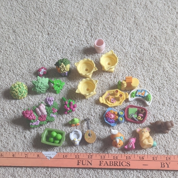 Colorful Toy Accessory Set - Picture 1 of 8